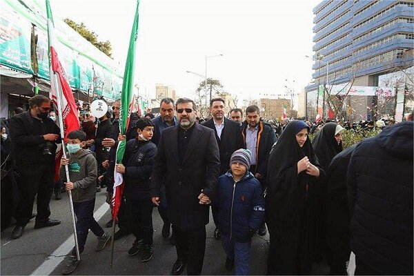 وزیر ارشاد در راهپیمایی: مردم انقلاب اسلامی را متعلق به خود می‌دانند