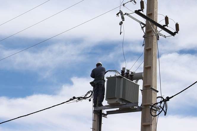 پایداری کامل شبکه توزیع برق استان با وجود ناپایداری هوا